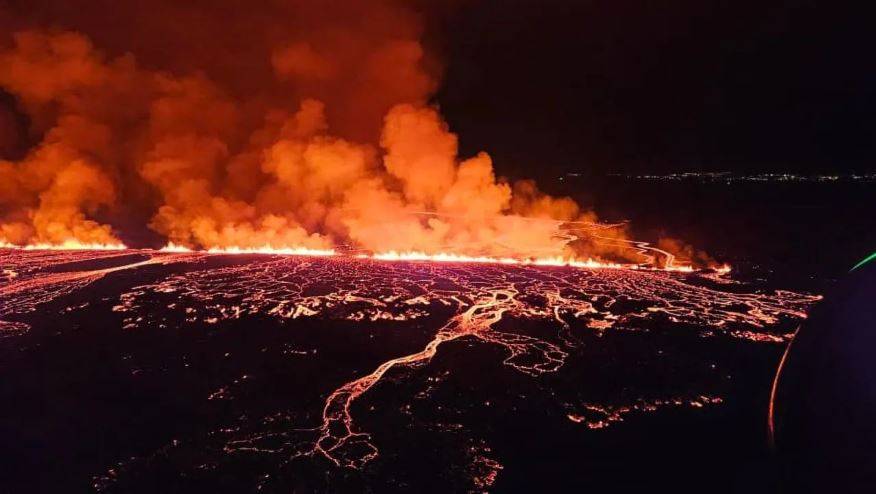 Yanardağ patladı! 50 metre yükseldi 2,5 kilometreden görünüyor 28